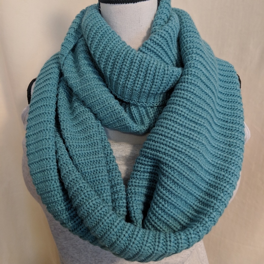🆕🏷️ Stitchfix Teal Knit Infinity Tube Scarf  NWT